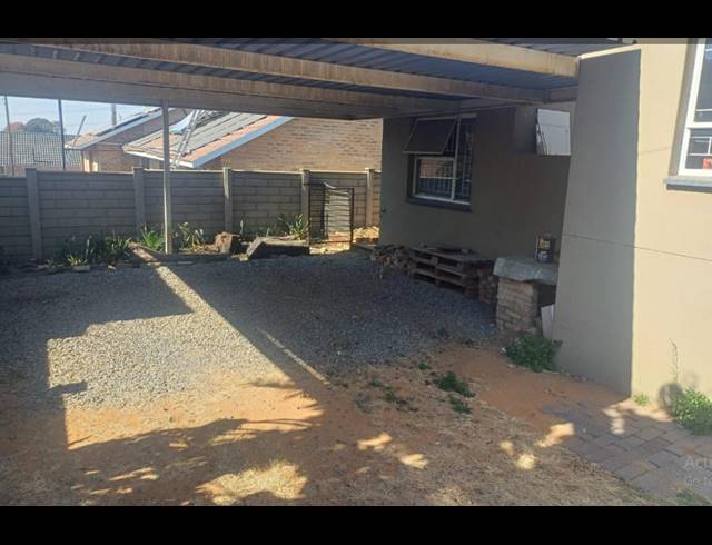 4 BEDROOM FREEHOLD FOR SALE IN TULISA PARK